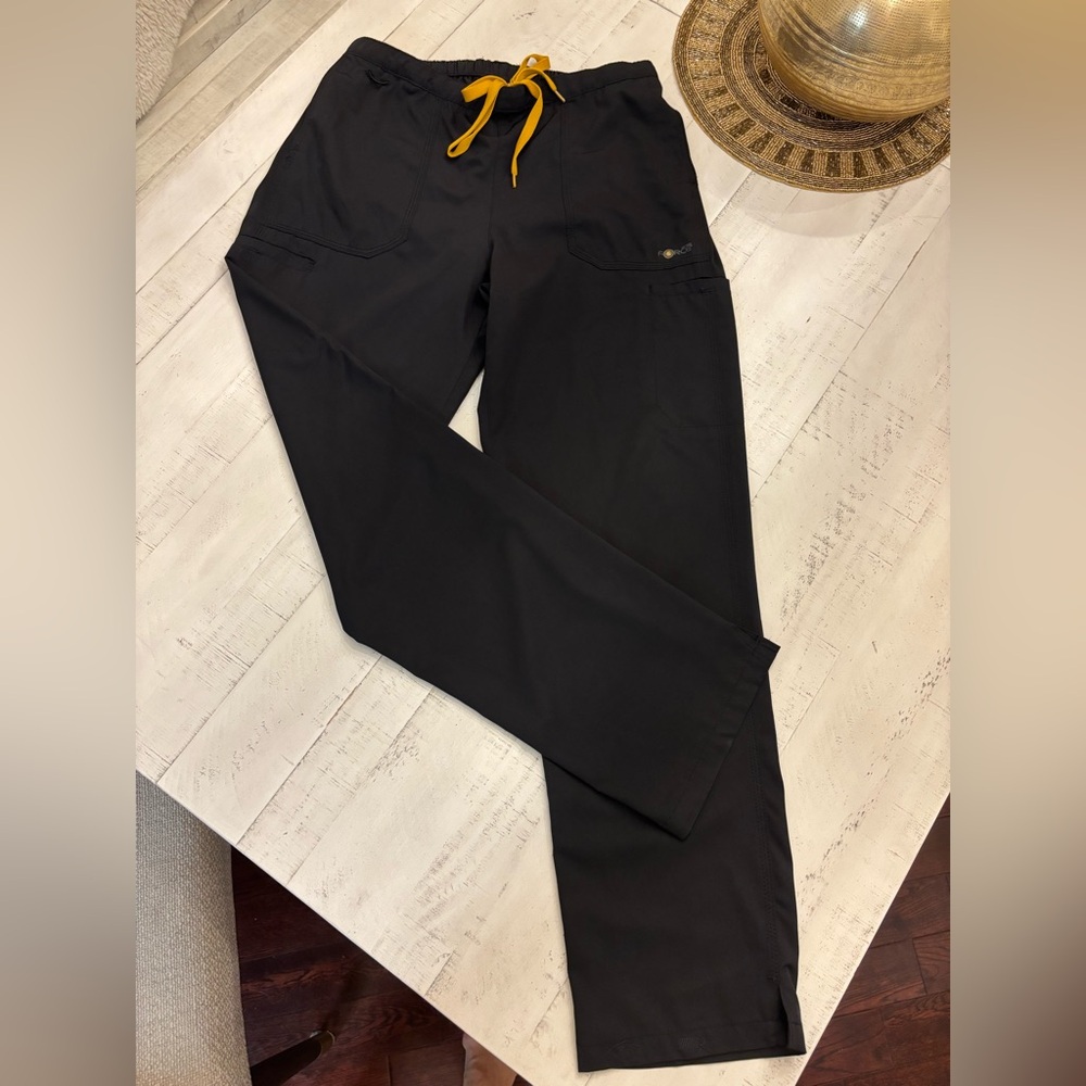 CARHARTT Force Scrub Pants in EUC, Size Women’s Medium